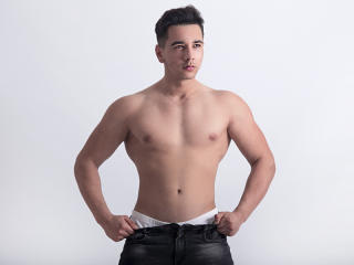 JonasBennet - Live chat hot with this European Horny gay lads 