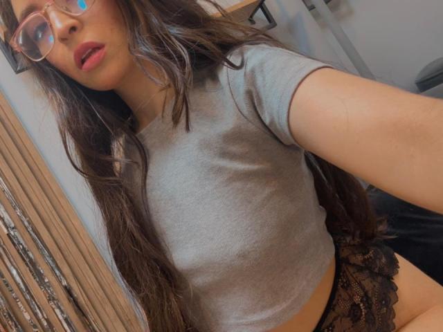 EvaMcAllister - Live porn & sex cam - 28372469