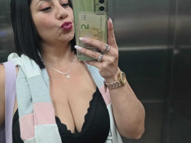 AngeleRoux - Live sexe cam - 28378070