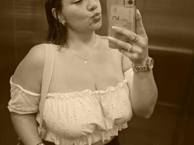 AngeleRoux - Sexe cam en vivo - 28378097