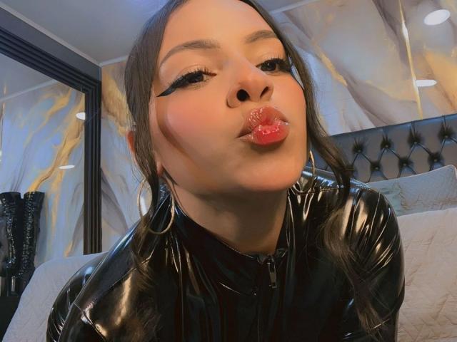 LindaFrancoo - Live sex cam - 28378856