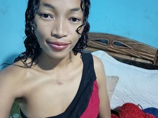 Watch  RedBellah live on XLoveCam