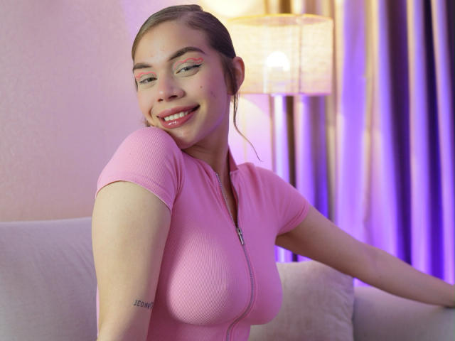 EmmaRiveraa - Live sexe cam - 28384178