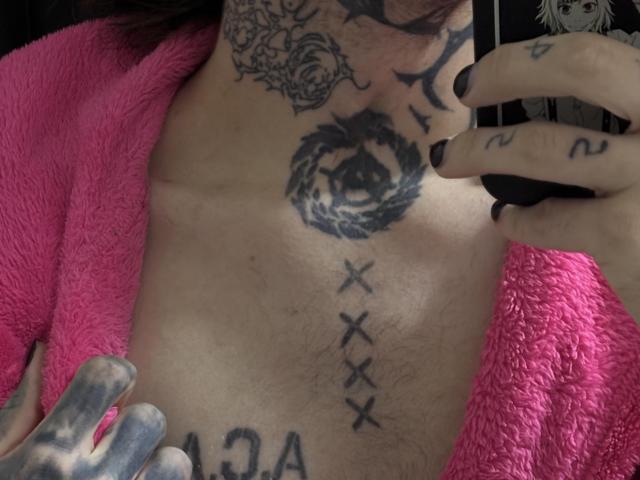 BluesBruce - Live sex cam - 28399895