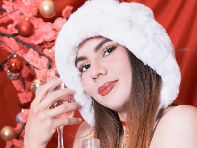 LindaPerez - Live sex cam - 28401401