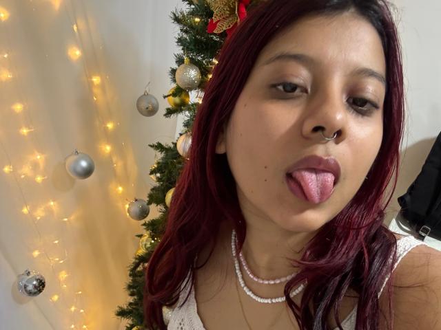 CoralineHale - Live porn &amp; sex cam - 28401557