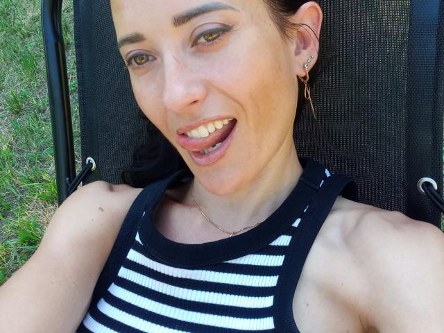 BellaJulls - Live porn &amp; sex cam - 28408241