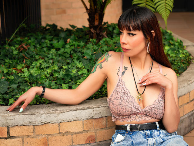 AriiannaHot - Live sex cam - 28416020