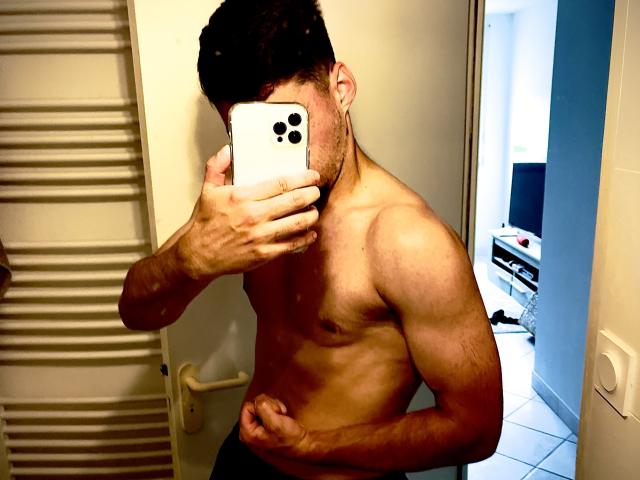 JamesFrenchie - Live sex cam - 28419035