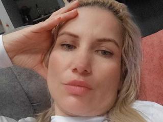 GiuliaAddams - Live sexe cam - 28420994