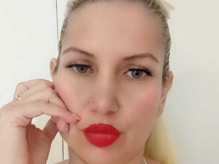 GiuliaAddams - Live sexe cam - 28421003