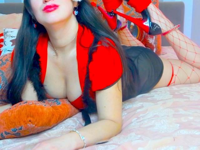 LinaLuchia - Live sex cam - 28423508