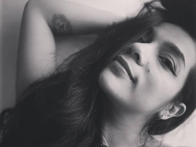 BronaaSexy - Live sex cam - 28434074