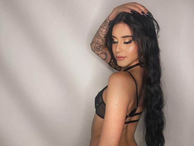 EmilyyRousee - Live sexe cam - 28434497