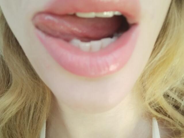 MissFrenchy - Live sex cam - 28436366