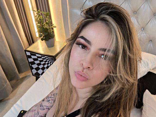 ChristineBray - Live porn &amp; sex cam - 28438574