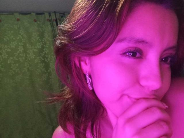 LolaBubbles - Live Sex Cam - 28439486