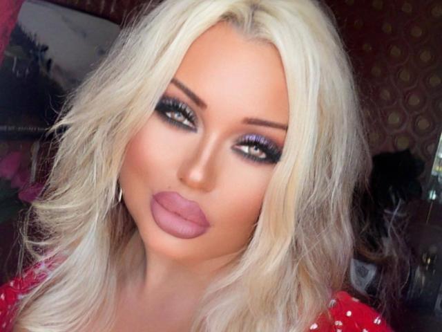 RoxyRoyale - Live sexe cam - 28447283