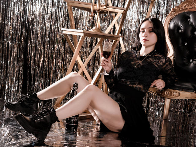 AnnieLamberth - Live porn &amp; sex cam - 28457210