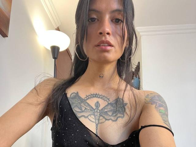 NiaWhitee - Live porn &amp; sex cam - 28477778