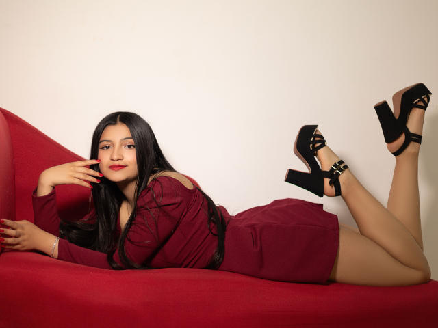 LaureneLove - Live porn &amp; sex cam - 28482731