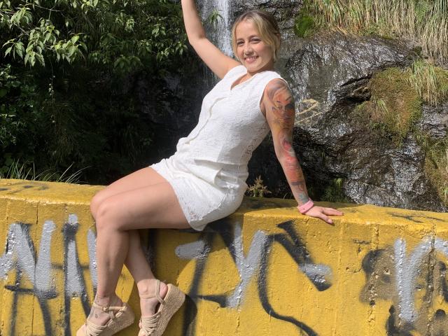 SaritaCaramelo - Live sex cam - 28485041