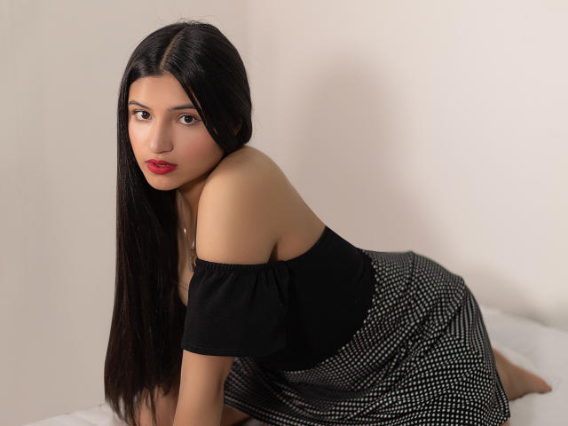 LaureneLove - Live porn &amp; sex cam - 28489703