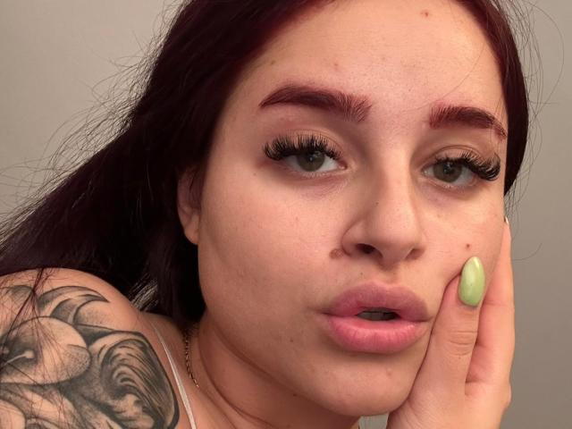 LucieRed - Live porn &amp; sex cam - 28490441