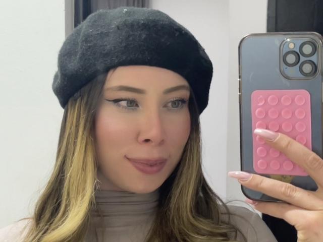 JennyLawry - Live Sex Cam - 28500149