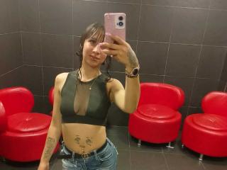 NikolleSexxy - XLoveCam cam model profile and statistics