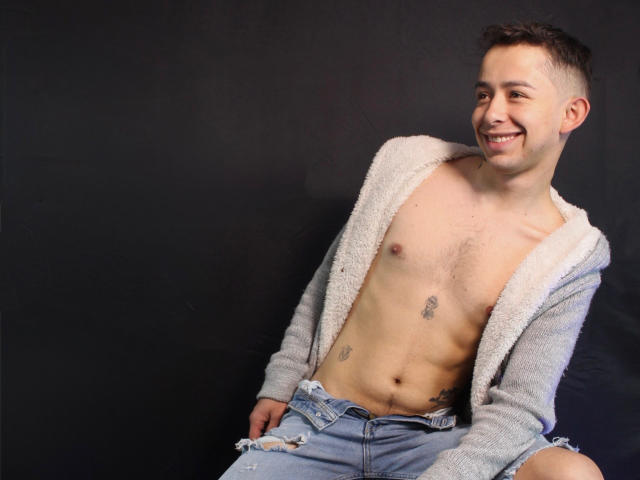 AlecAndrews - Live sex cam - 28502432