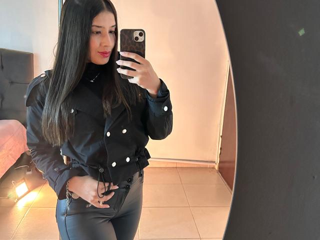 EmmaLombardi - Live sex cam - 28508270