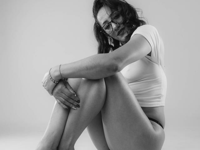 SamanthaCorine - Live Sex Cam - 28510157