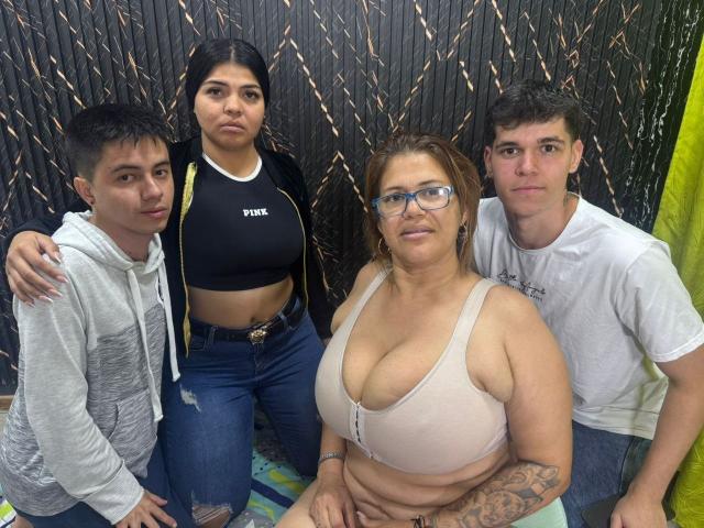 AmandayMeganGroup - Live porn &amp; sex cam - 28510919