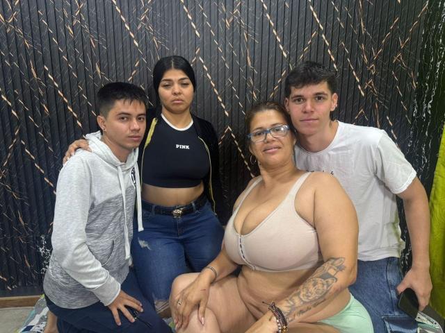 AmandayMeganGroup - Live porn &amp; sex cam - 28510922