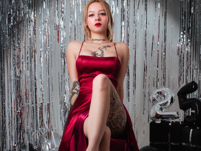 MiaValentine - Live sex cam - 28521515