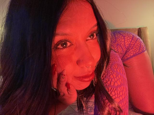 ZammySanz - Live sex cam - 28524377