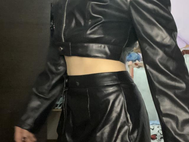 EliseMonet - Live sexe cam - 28532624