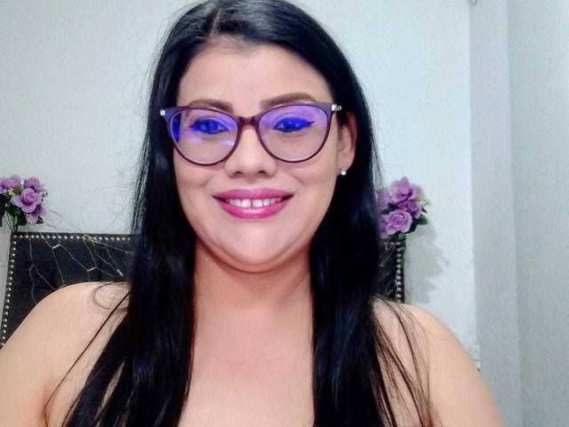 ValeriaLoveer - Live sexe cam - 28533185
