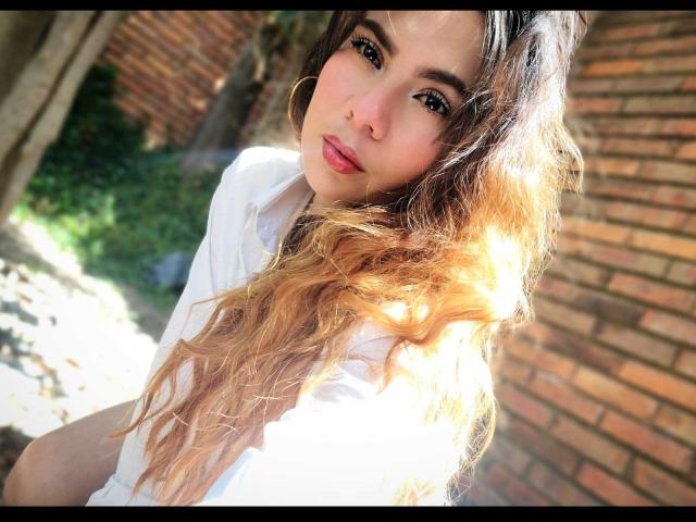 LindaPerez - Live sex cam - 28537166