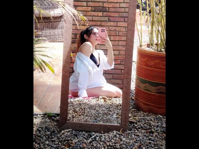 LindaPerez - Live sex cam - 28537169