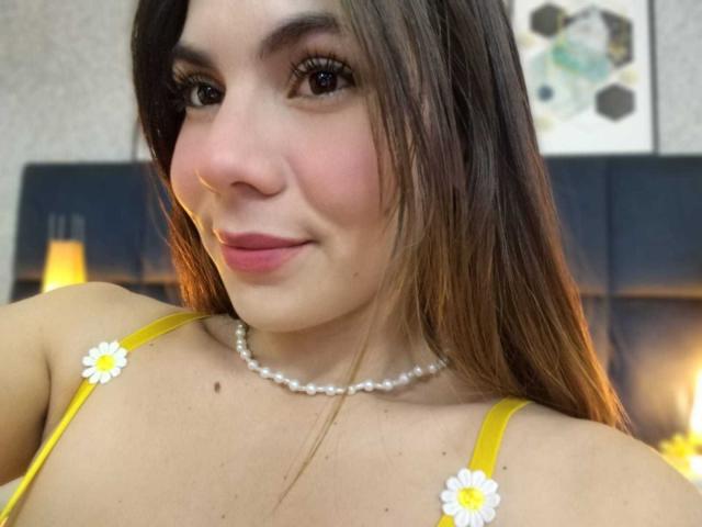 LindaPerez - Live sex cam - 28537175