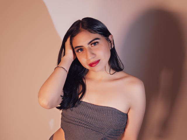 ZoeRedds - Live porn &amp; sex cam - 28537763