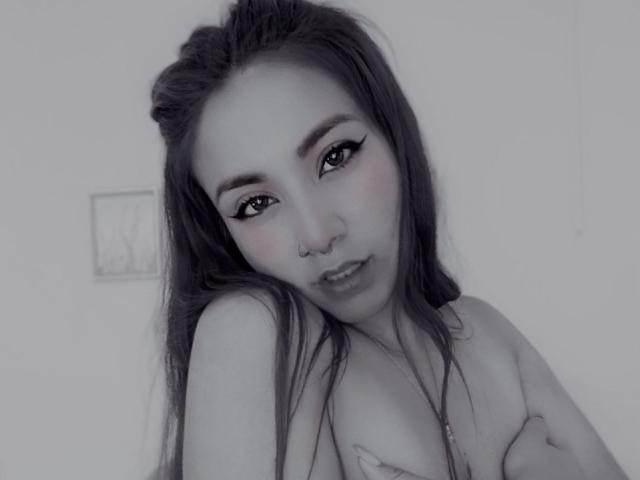 LarissaMiller - Live sex cam - 28543808