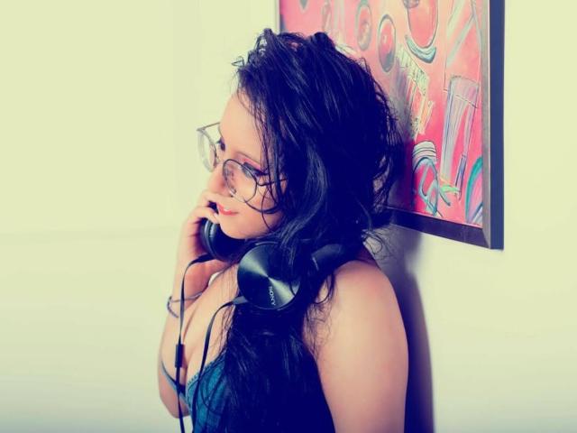 MiaKhalipso - Live porn &amp; sex cam - 28547015