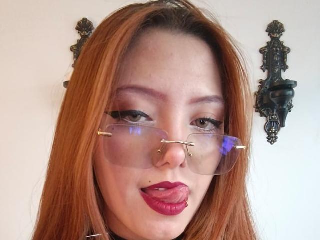 EmmaThomsonn - Sexe cam en vivo - 28548950