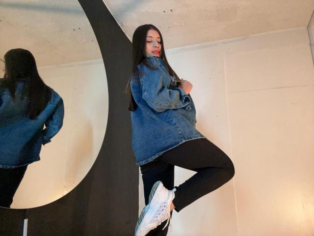 EmmaLombardi - Live porn &amp; sex cam - 28549388