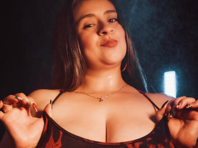 MelindaBoobs - Live porn &amp; sex cam - 28557341