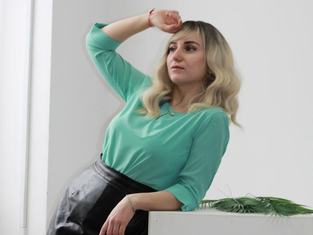 MilenaBaldwin - Sexe cam en vivo - 28559105