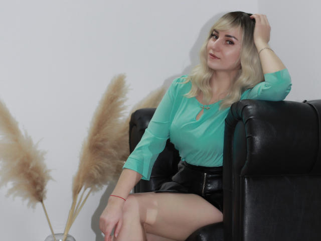 MilenaBaldwin - Sexe cam en vivo - 28559111